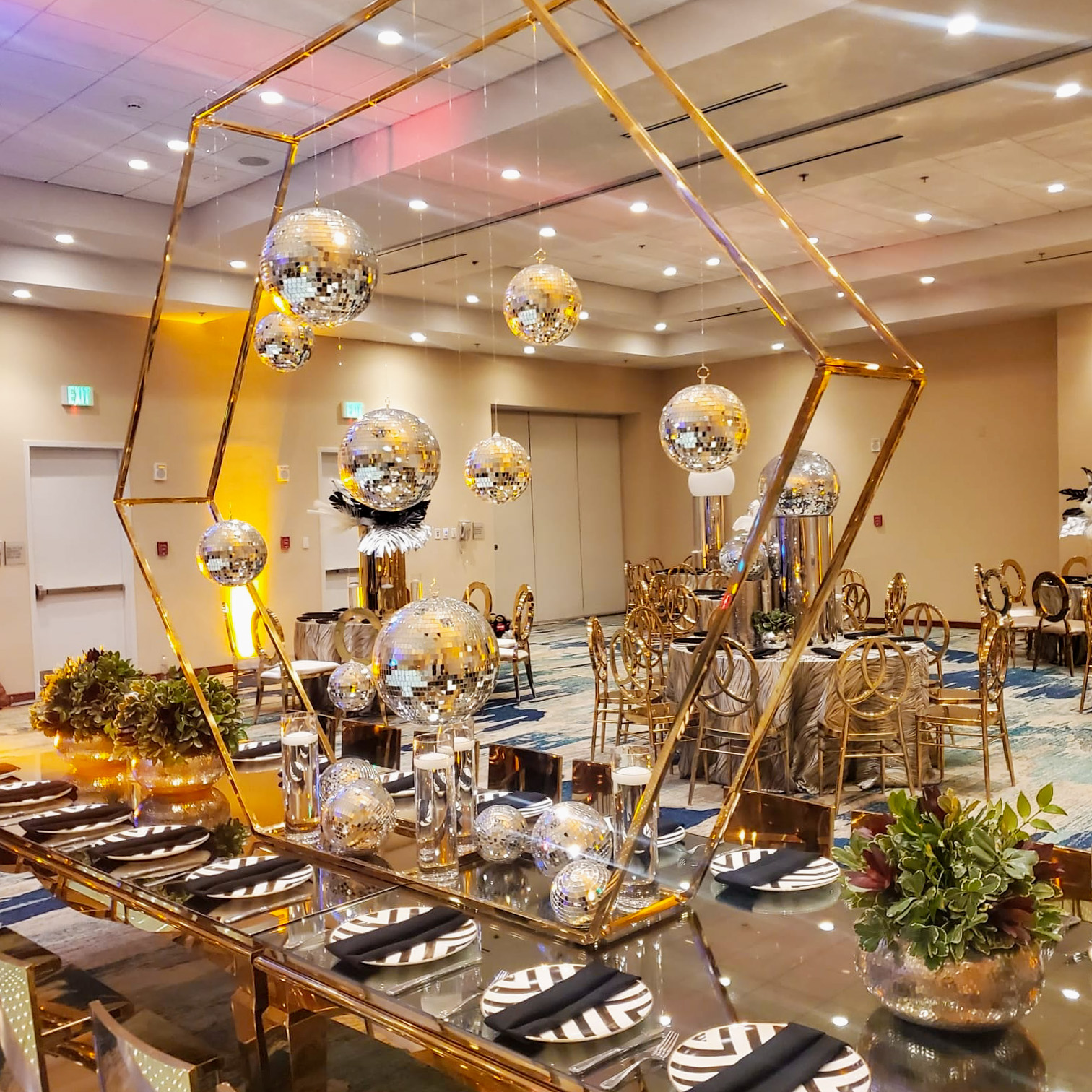 prom table